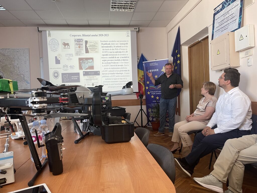 foto: facebook.com/LCȘ ,,Fizica Mediului și Modelarea Sistemelor Complexe'', USM 